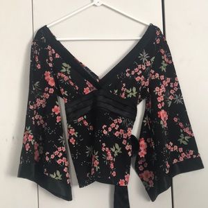 Twentyone cropped flare sleeve shirt